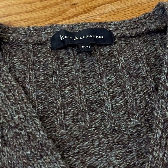 100% Lambswool cardigan, size Small - Picture 6 of 7